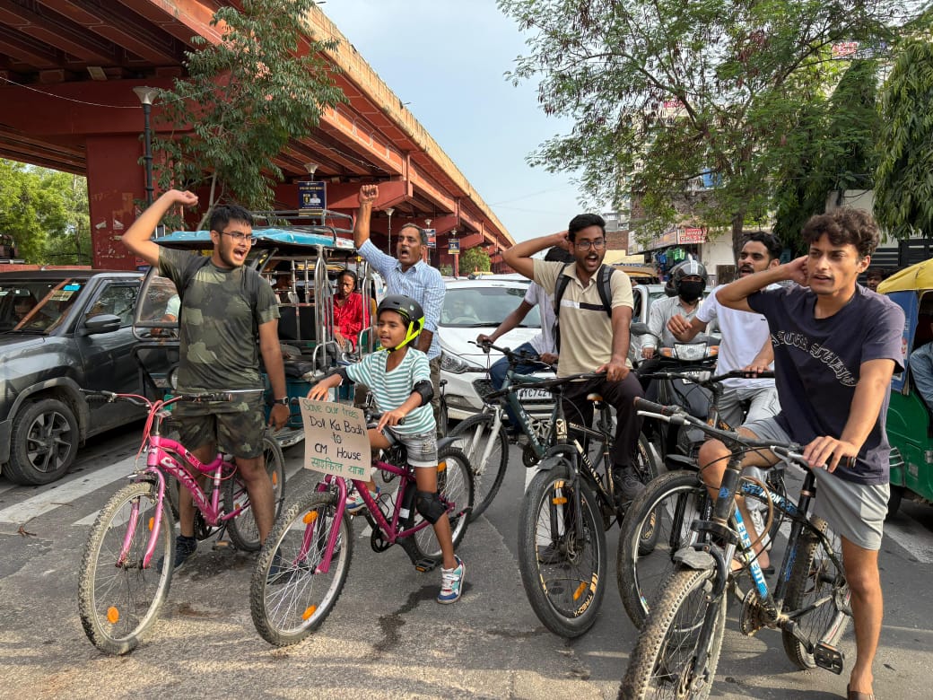 Young cyclist with determination